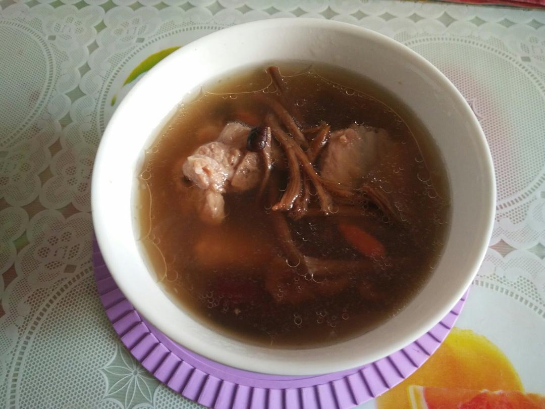 茶树菇排骨汤