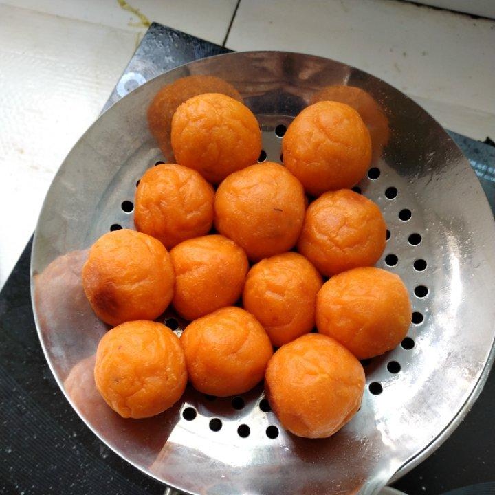 长不胖的世界做的炸红薯丸子