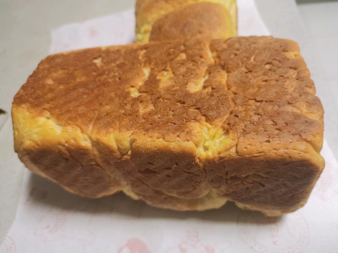 吐司方包，女儿说和来自台湾的爸爸糖一样好看好吃。零失败（是指我个人制作没有失败过）。