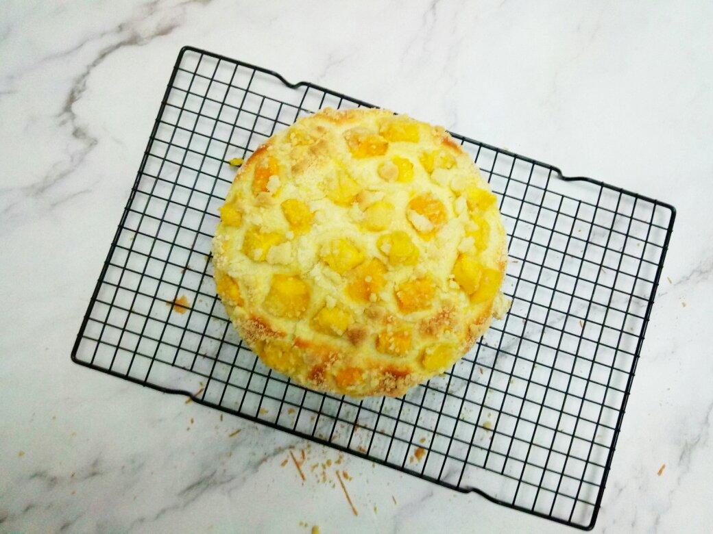 椰子味酥粒芒果面包