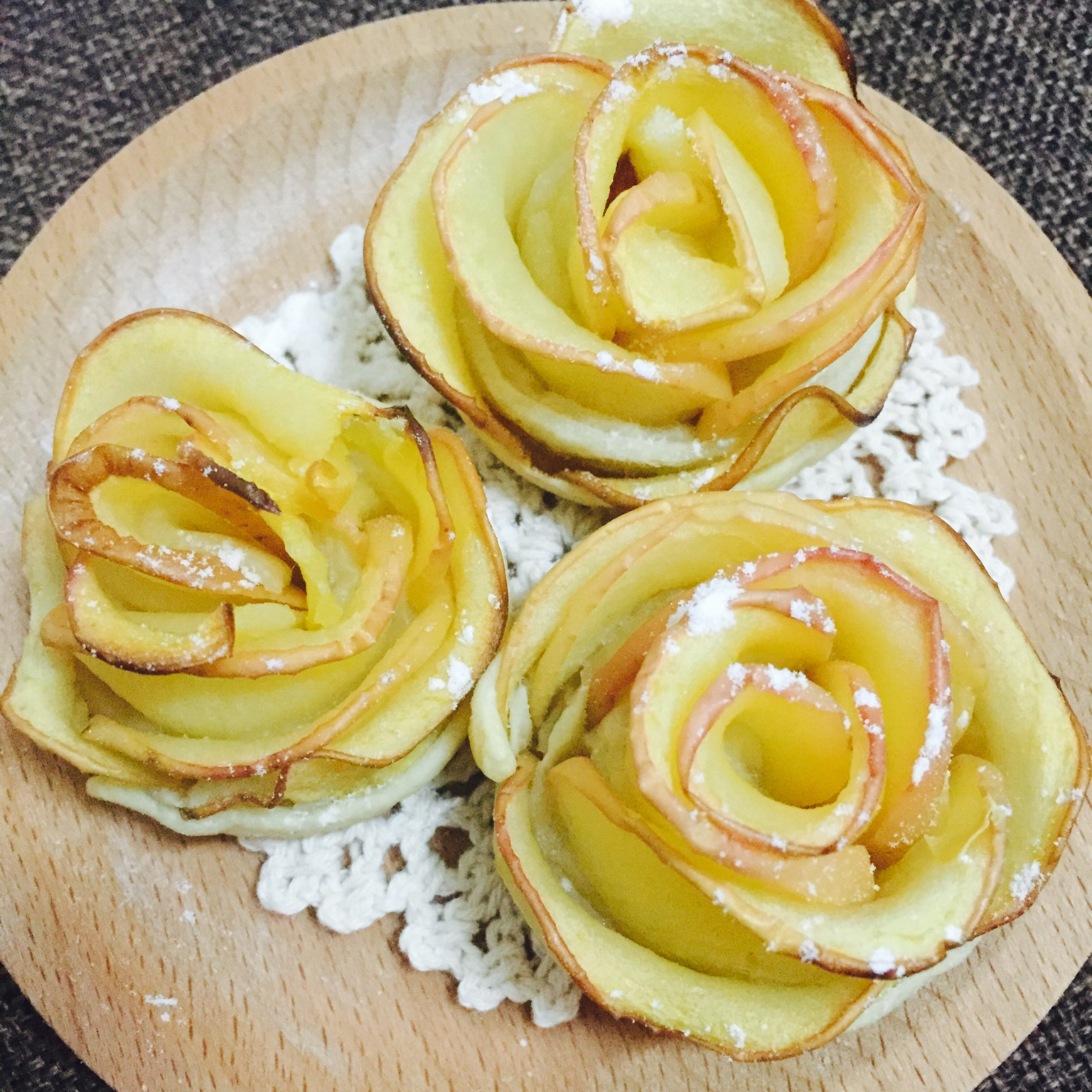 烤玫瑰苹果花
