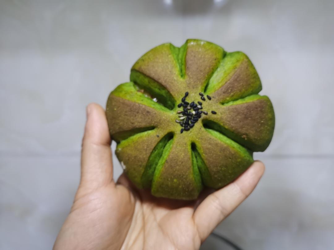 菠菜金枪鱼面包