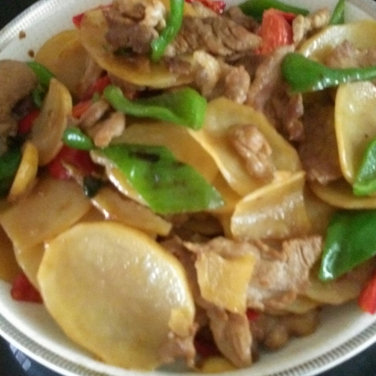 青椒土豆片炒肉