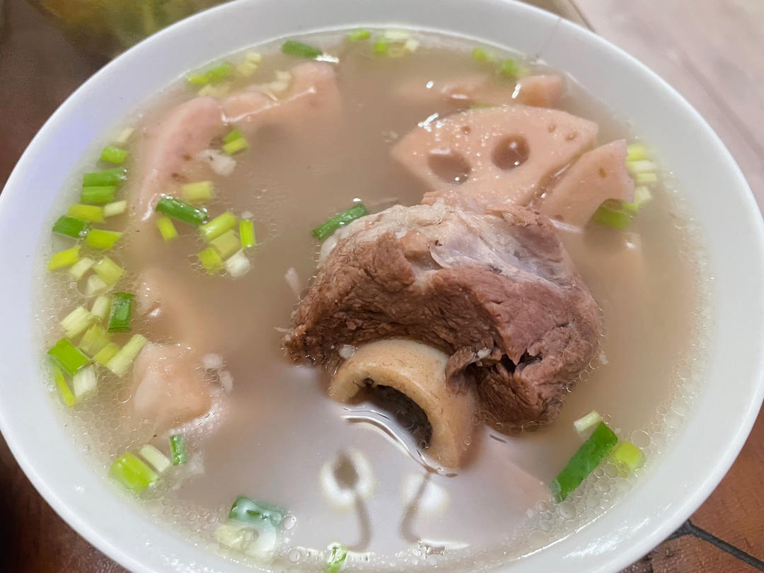 大骨藕汤（筒子骨）全家都吃喝