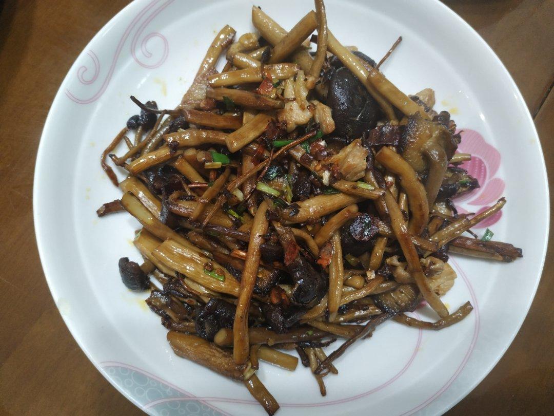 干煸茶树菇
