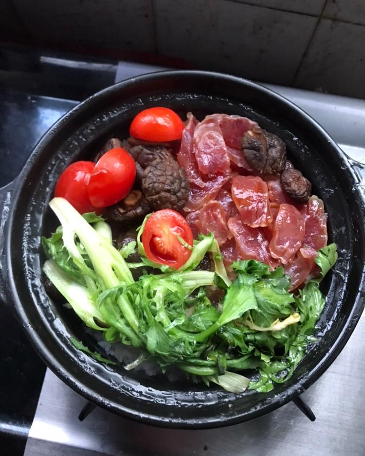 香肠煲仔饭