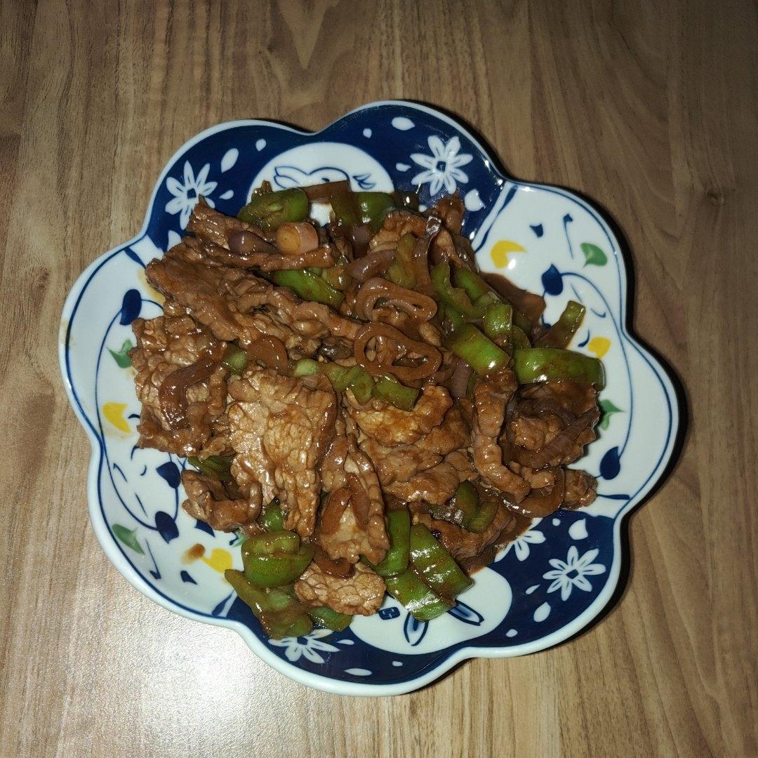 老少皆宜的一道“青椒洋葱爆炒牛肉”