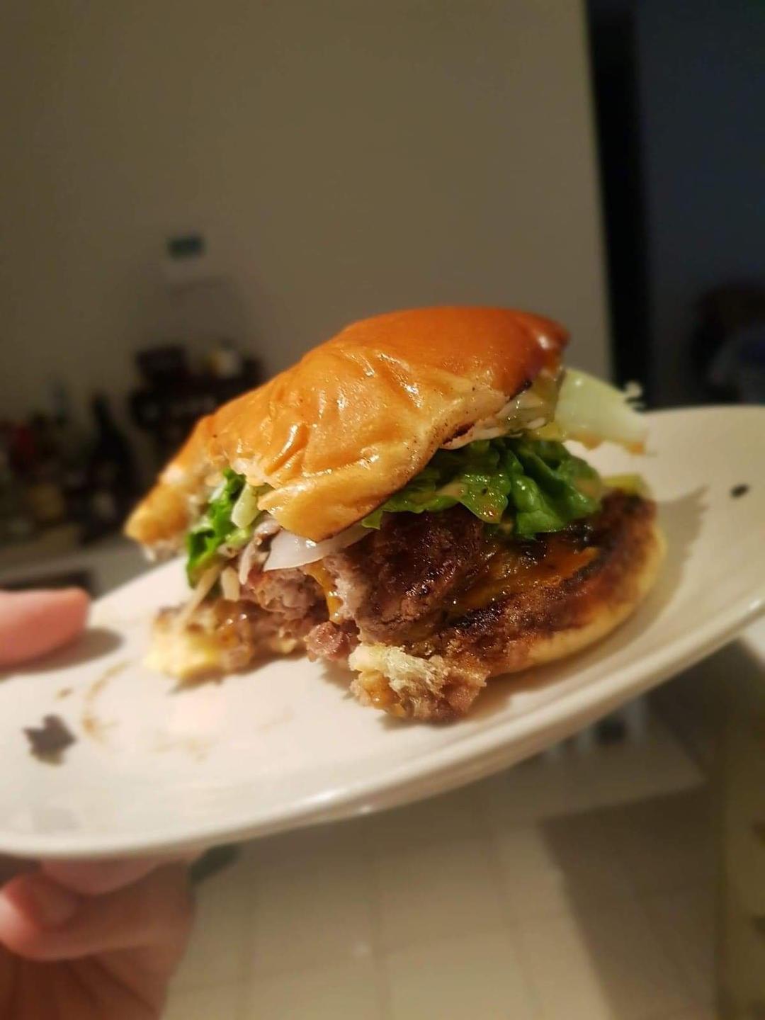 双层奶酪汉堡-American Smash Burger