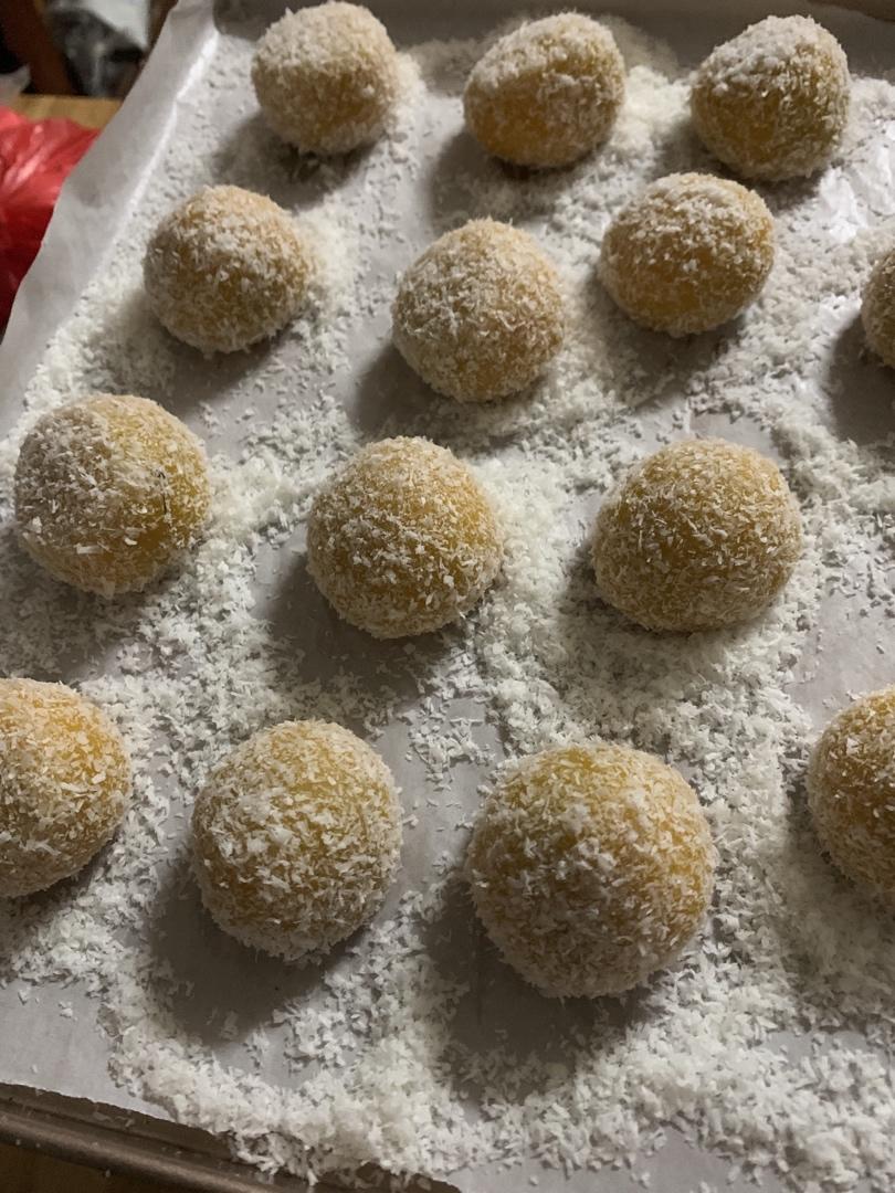 简易版巨好吃的南瓜豆沙糯米糍