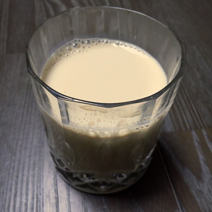 圆脸妮娜噢嘟k做的手煮奶茶