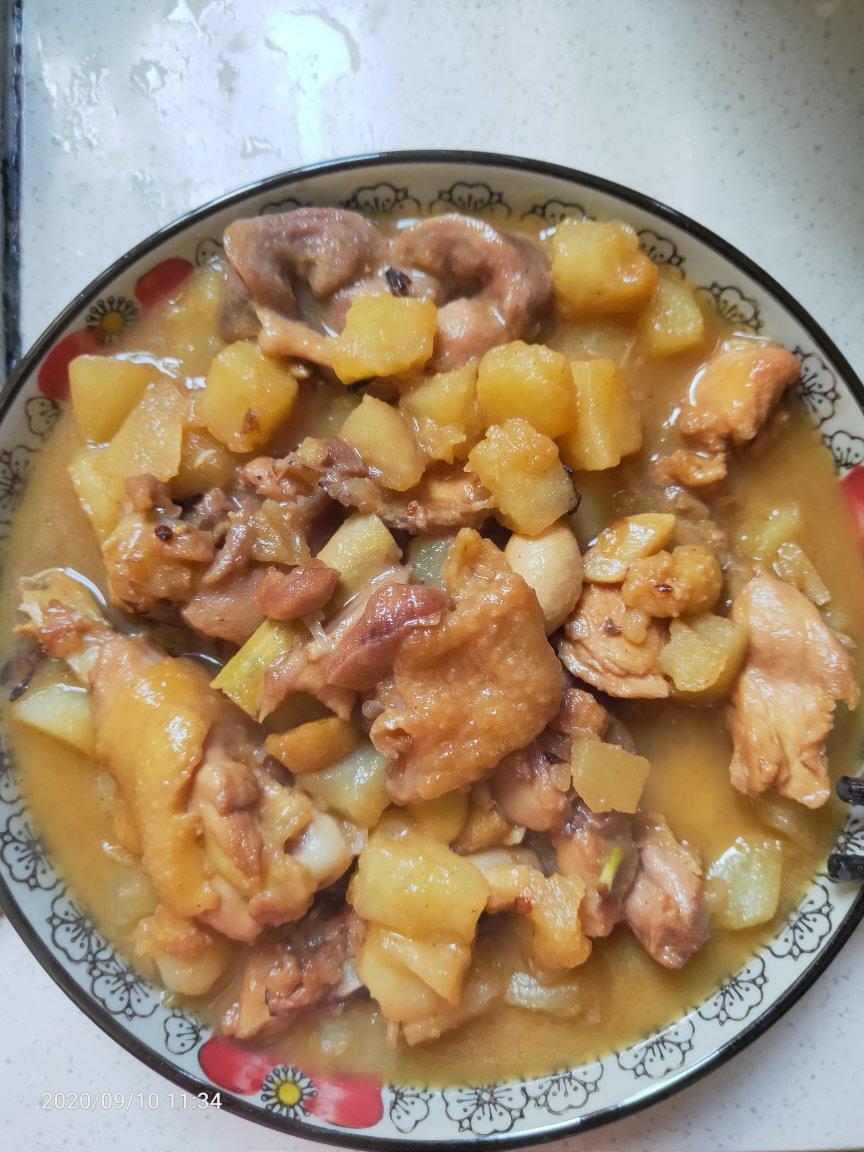 鸡肉炖土豆