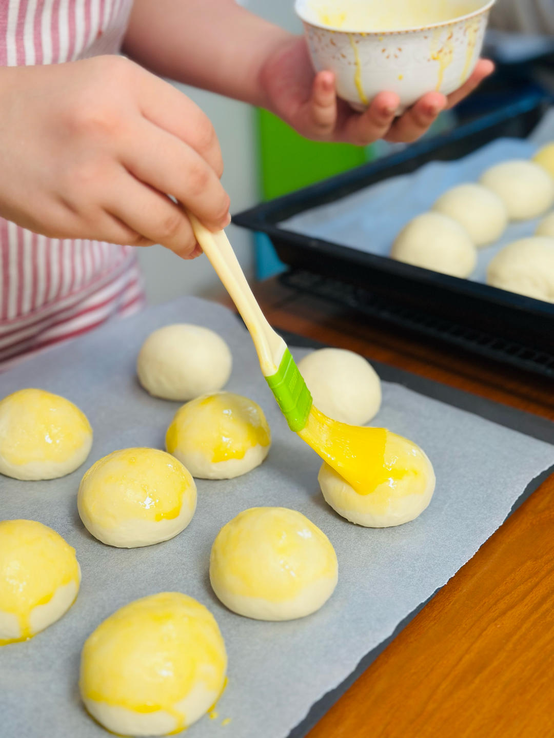 像棉花般柔软的炼乳小餐包，新手一次成功
