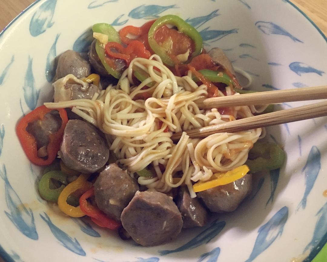 杏鲍菇杂蔬炸酱面