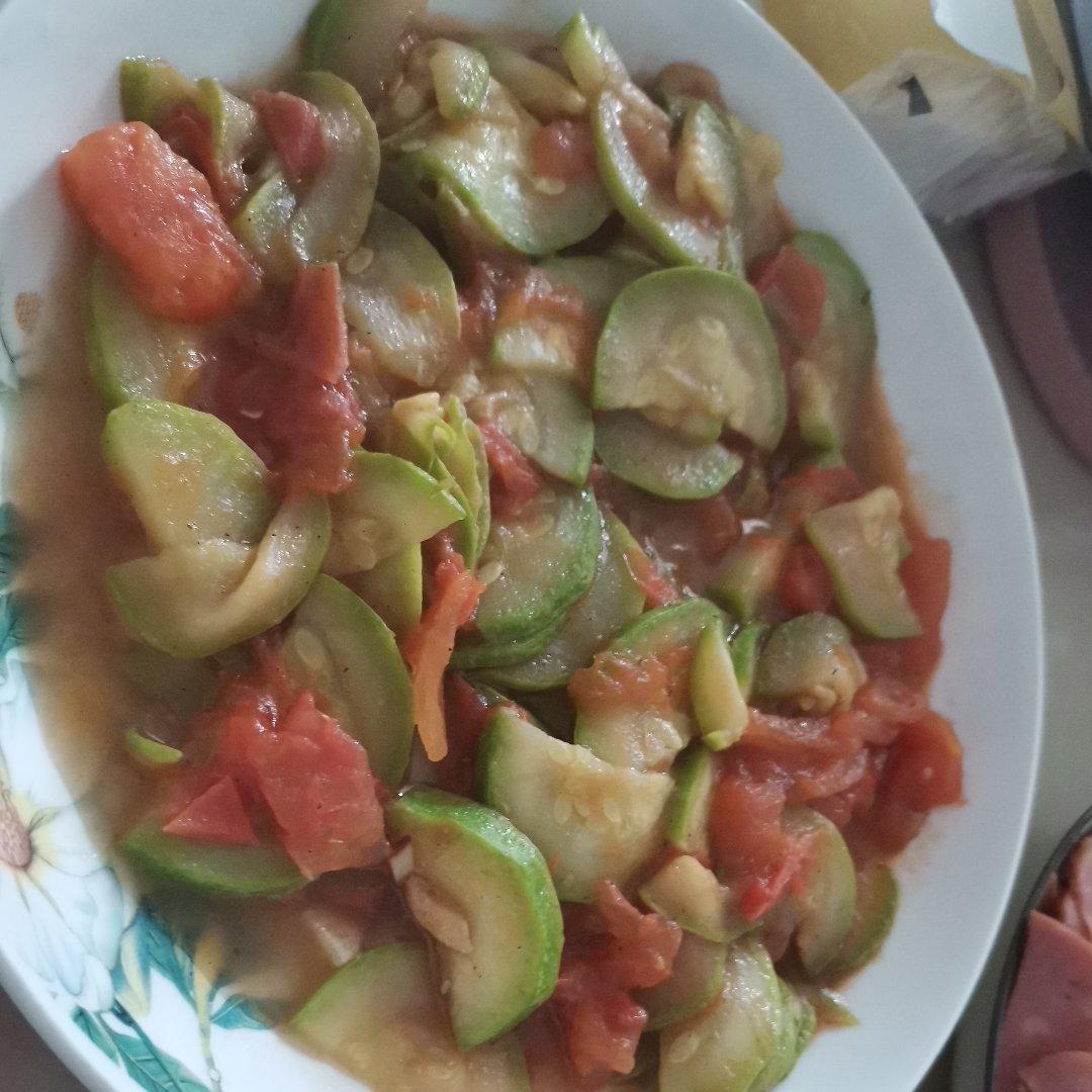 西红柿炒西葫芦