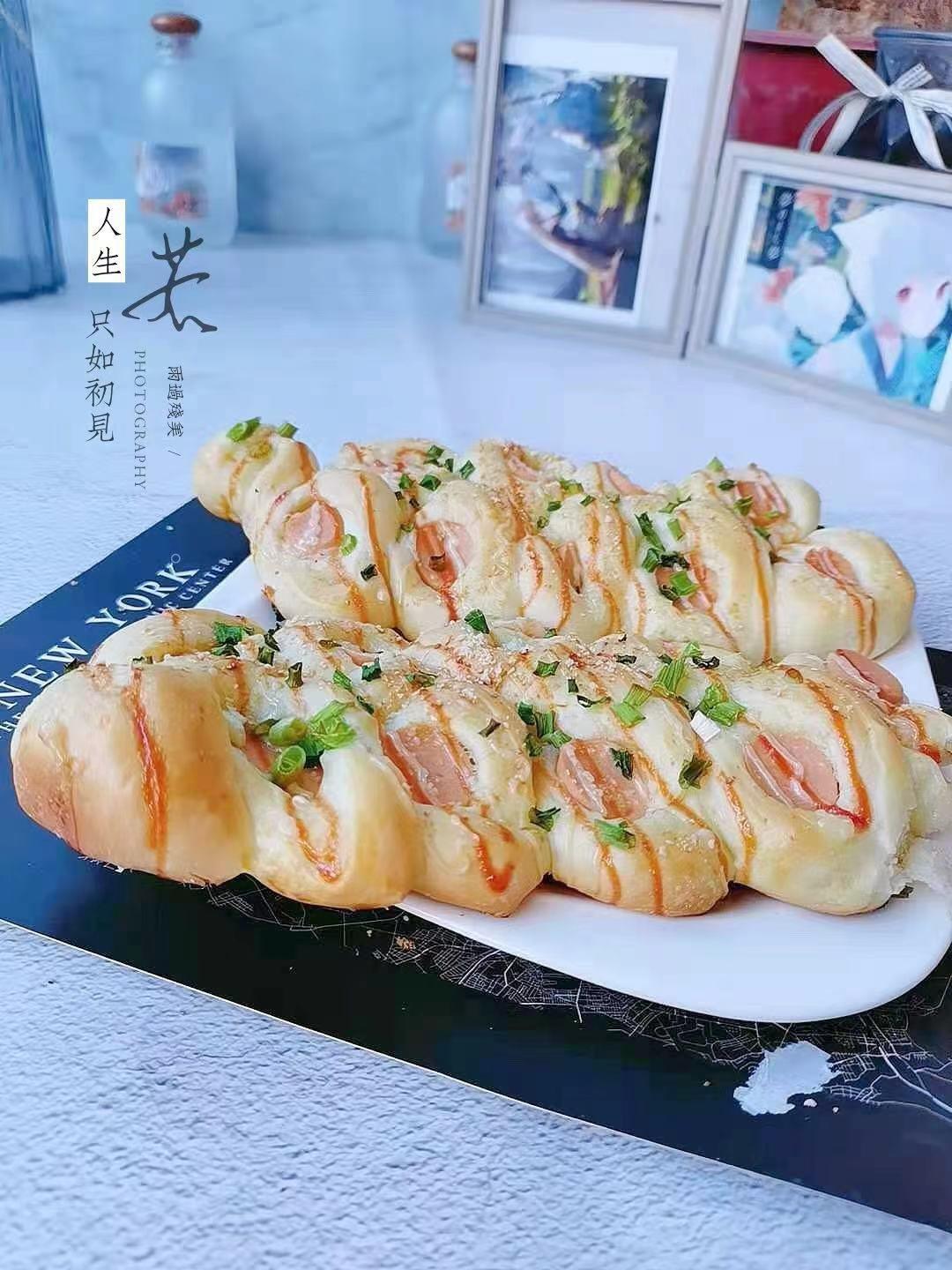 美滋滋的麦穗火腿包