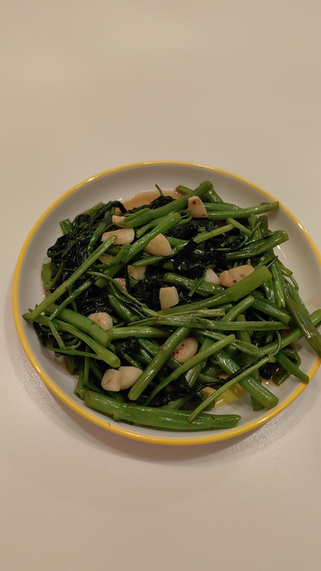 爆炒耗油空心菜