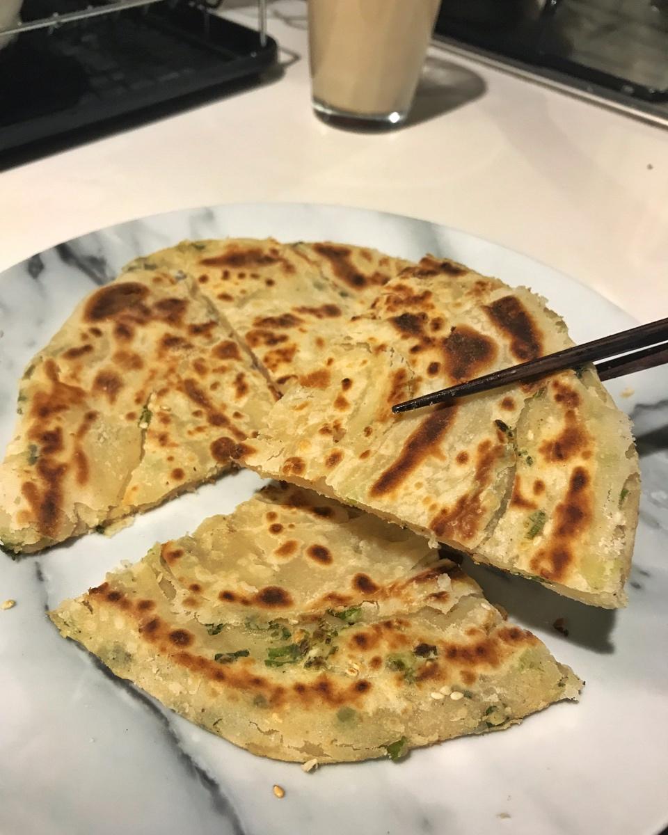 葱油饼（附外酥里嫩的技巧）