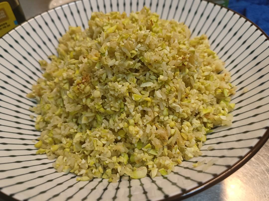 儿时的味道，大豆芽菜剁肉碎