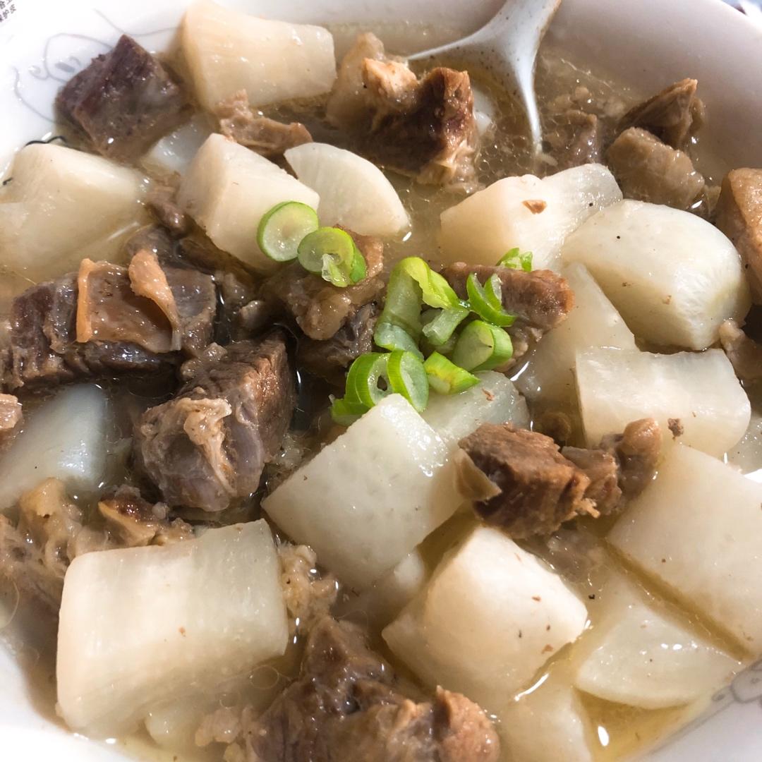 萝卜牛腩煲