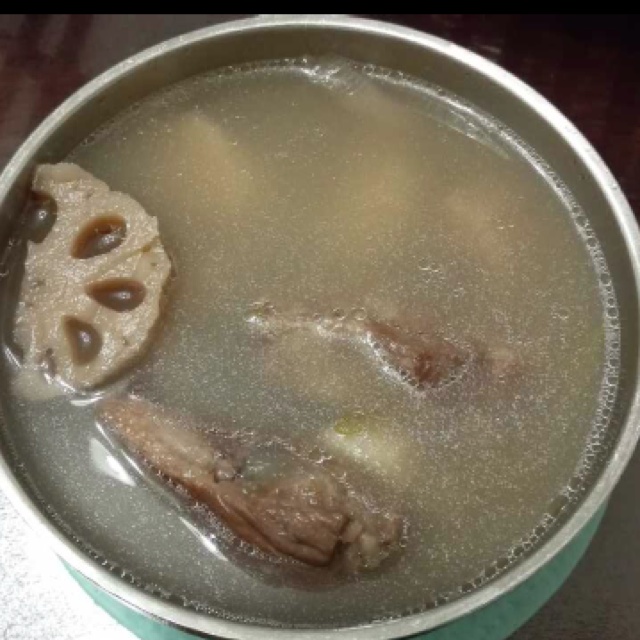 湖北菜肴 排骨藕汤