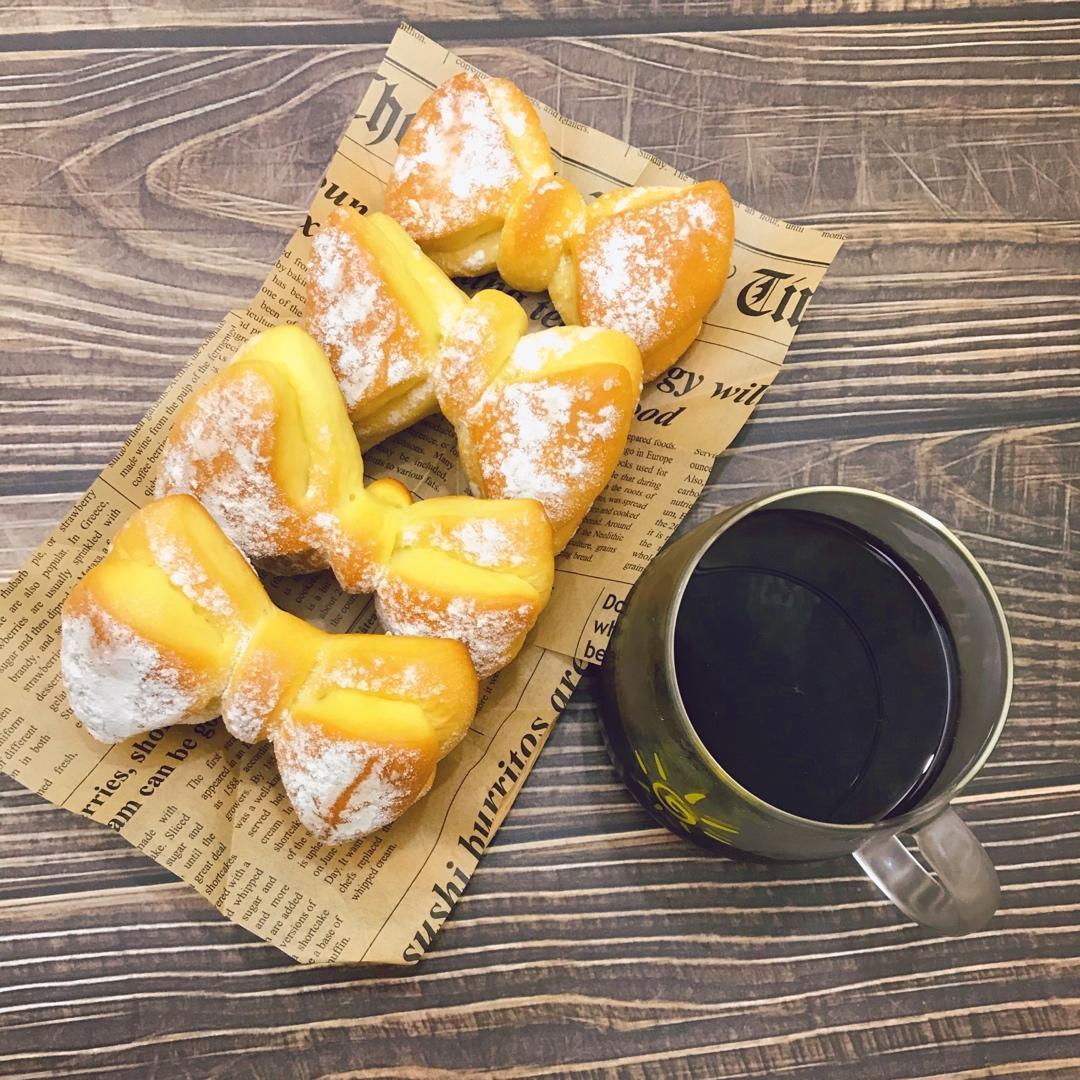 甜蜜少女心-蝴蝶结面包