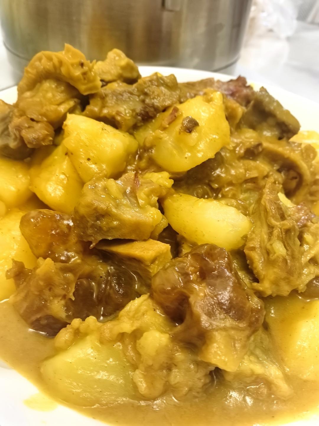咖喱牛腩
