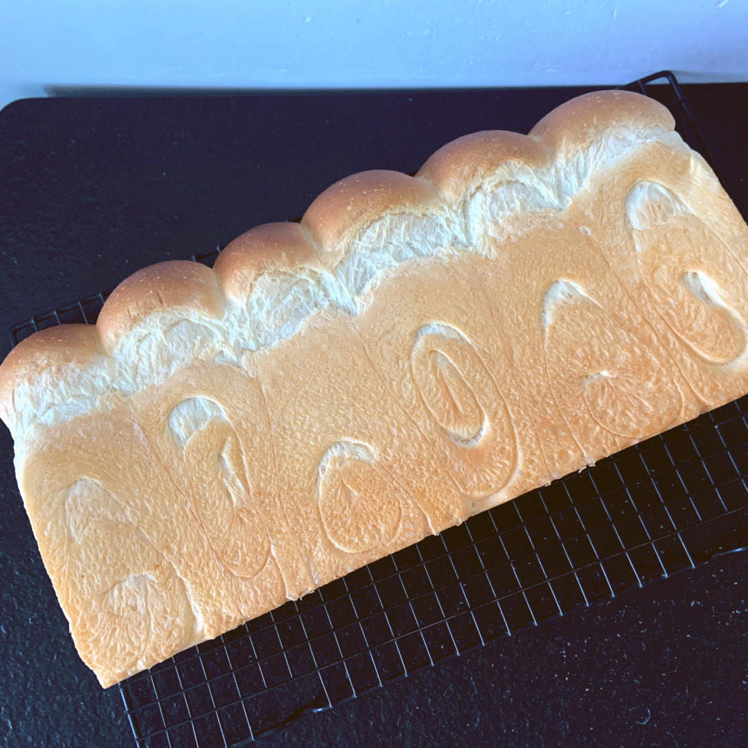 100％中种牛奶咸吐司