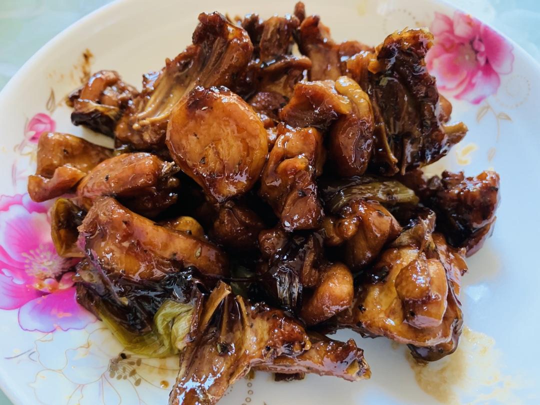 正宗台式三杯鸡（零失败！周围朋友全都赞不绝口！ 😁）
