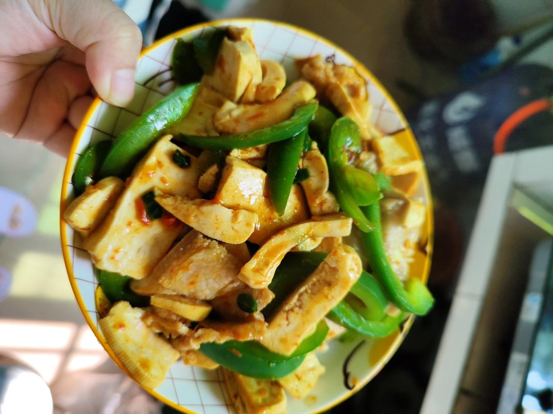 香干炒青椒（比荤菜还好吃的素菜）