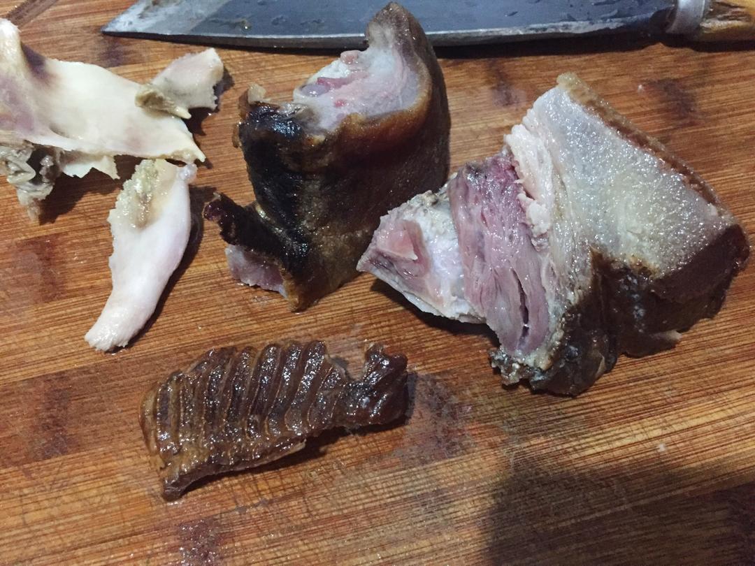 尖椒炒腊猪头肉的做法 步骤7