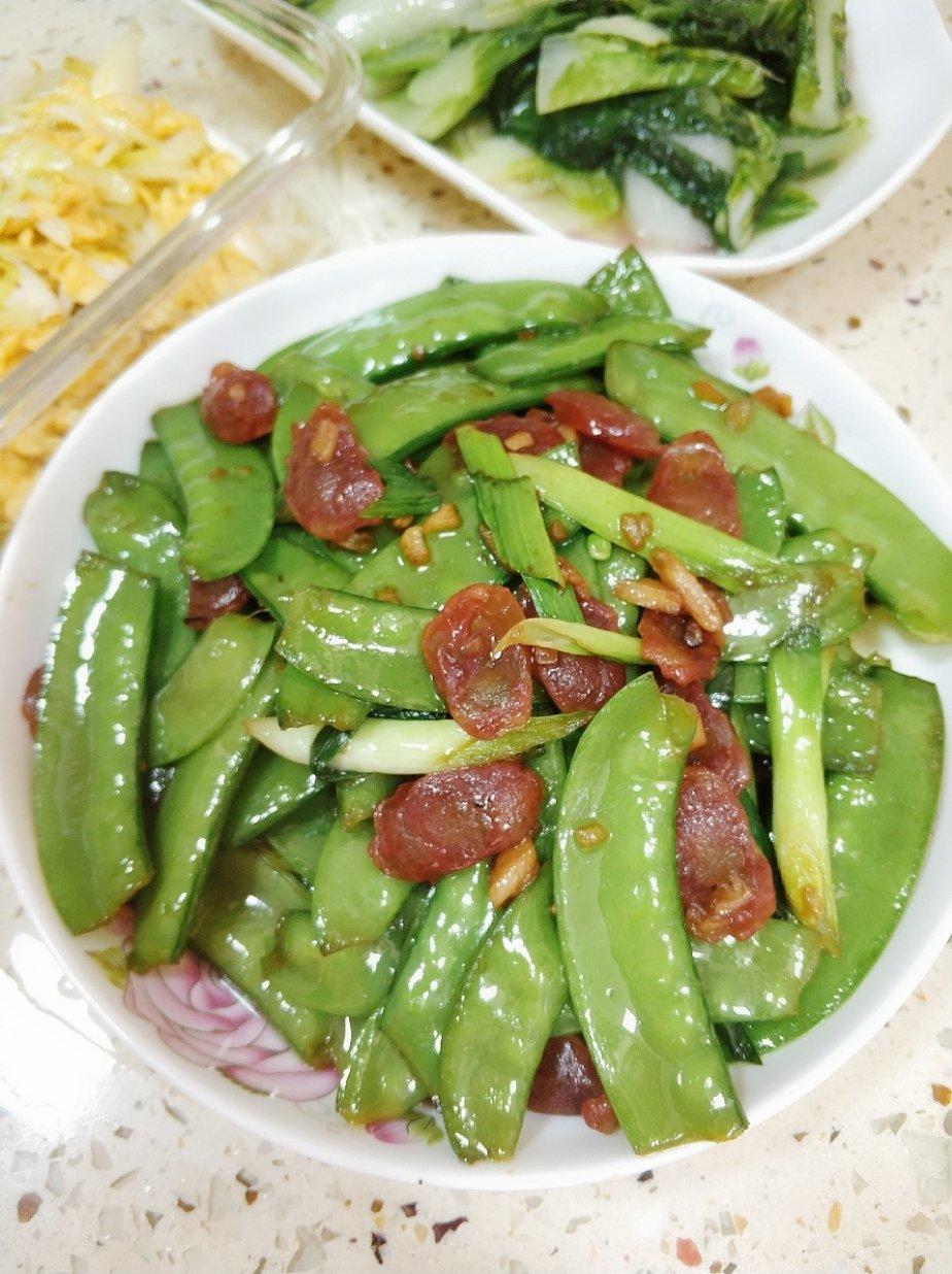 超脆爽的荷兰豆炒香肠