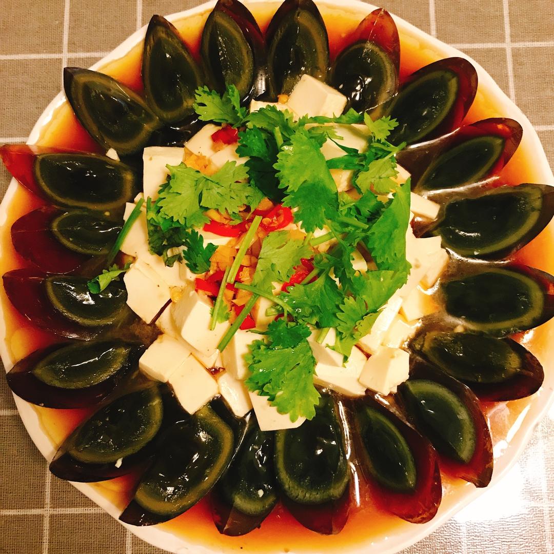 左耳听花落做的凉拌皮蛋