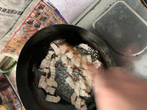 家常普通简单随意蘑菇炒肉的做法 步骤3