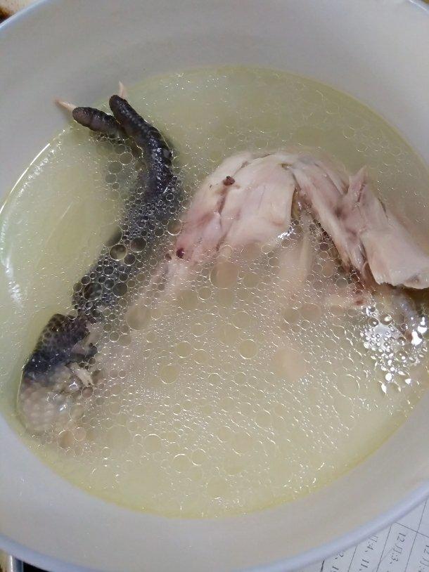 榴莲壳煲鸡汤