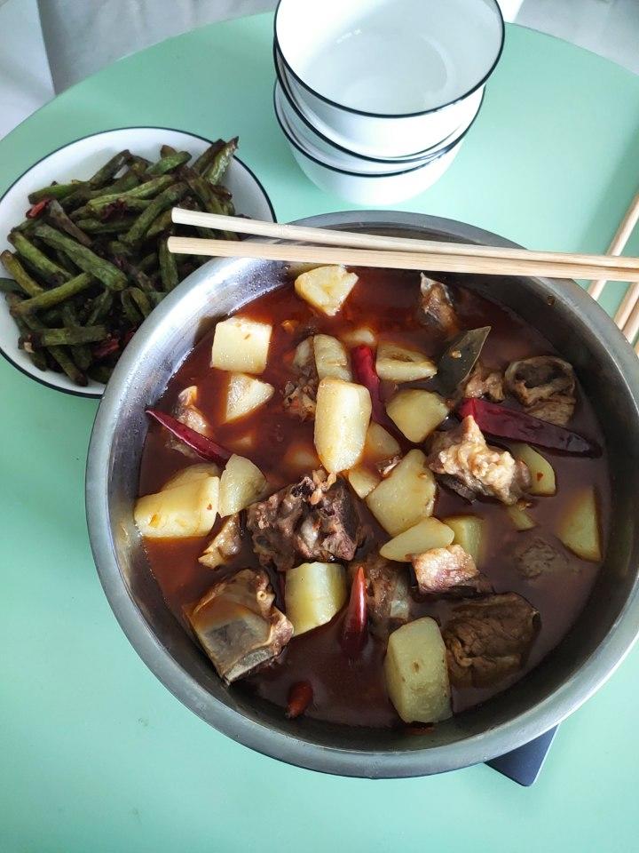 土豆烧排骨
