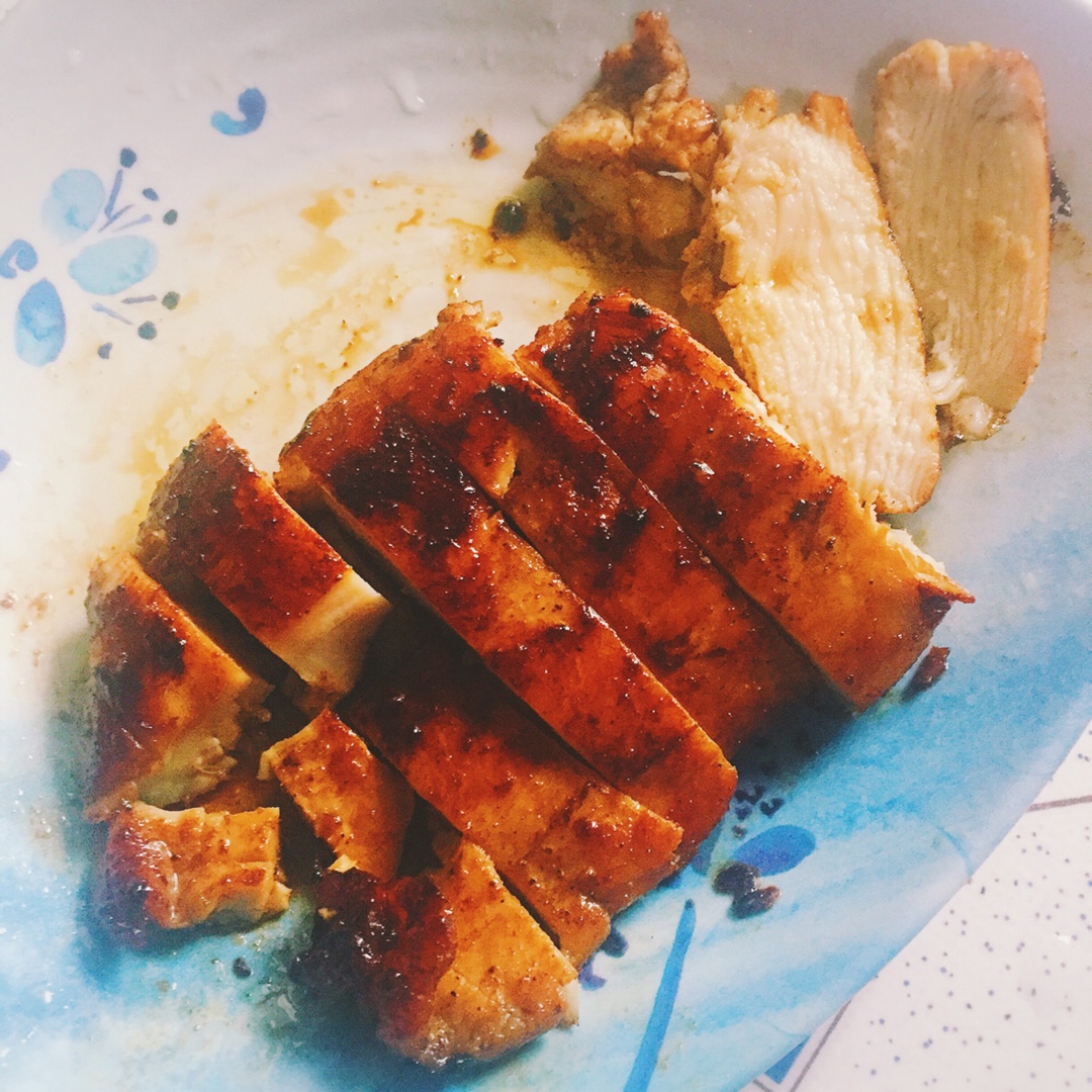 酷炫屌炸天好吃的煎鸡胸肉（香蒜蜂蜜煎鸡胸肉）