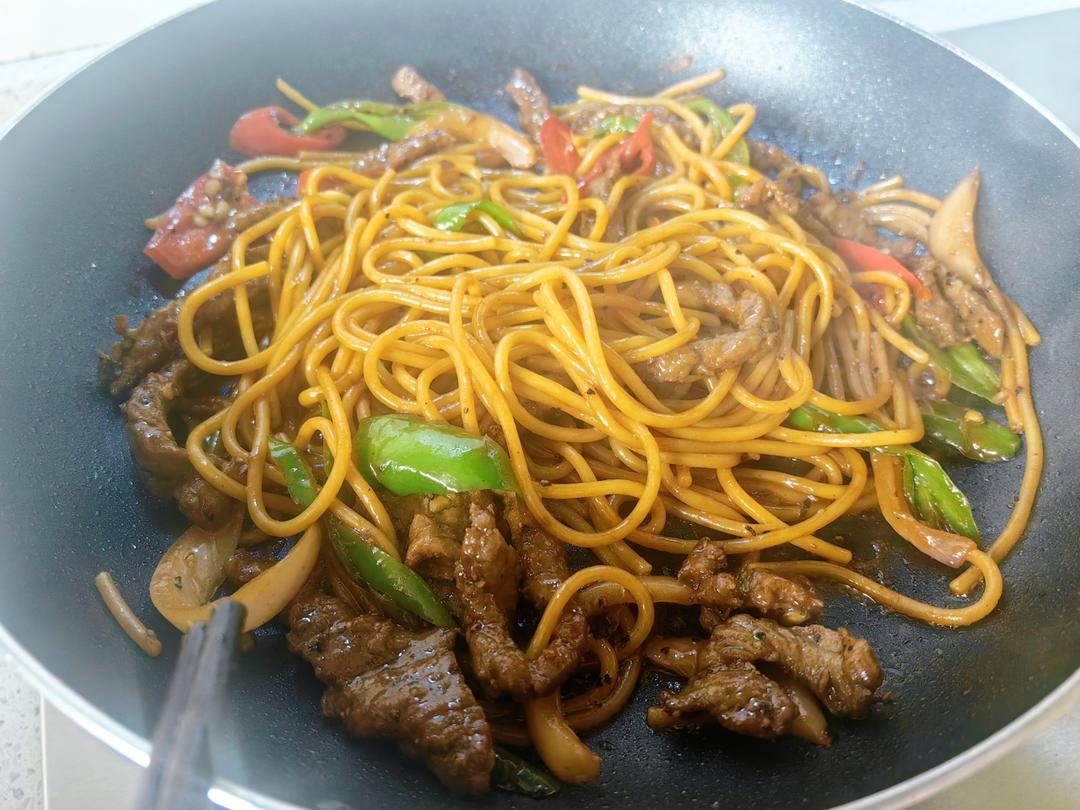 味道不输西餐厅的黑椒牛柳意面