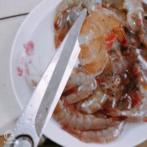 超级简单的蒜蓉粉丝虾的做法 步骤1