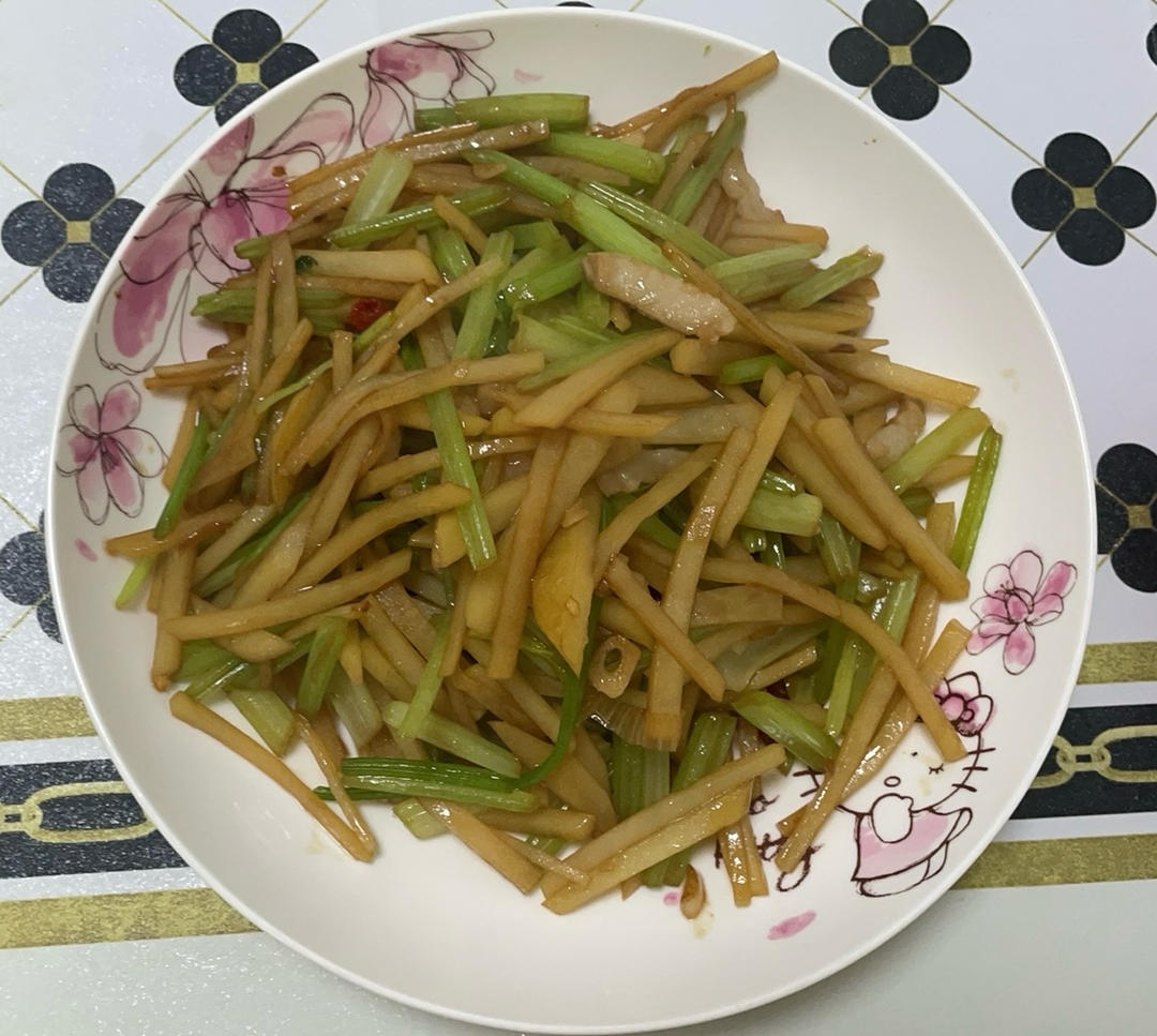 下饭菜  芹菜炒土豆丝