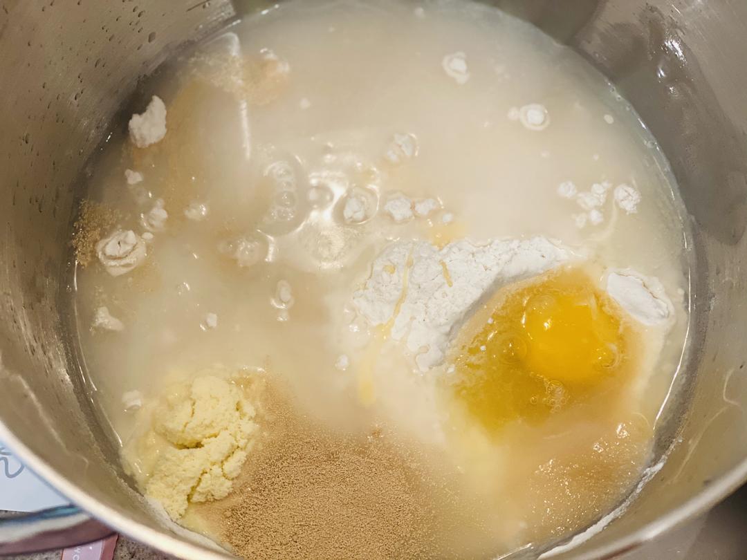 纯奶手撕吐司的做法 步骤1