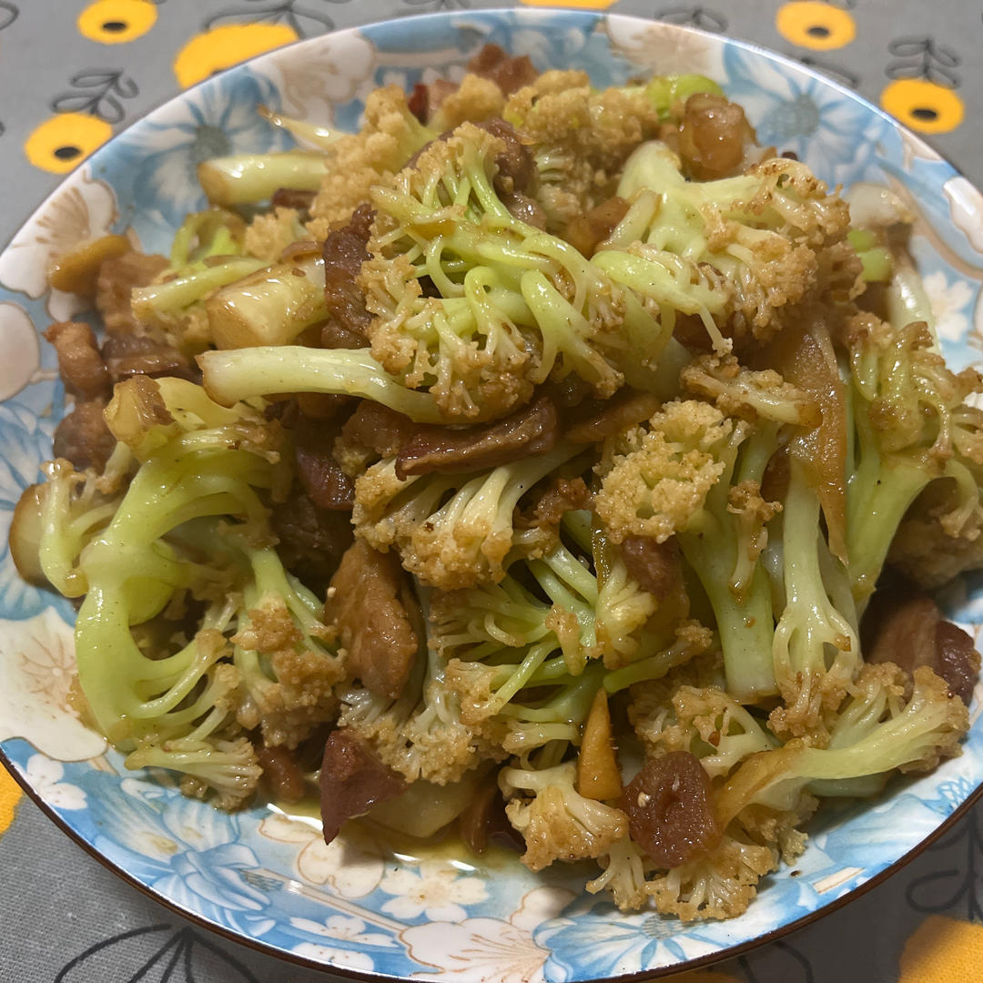 家常花菜炒肉