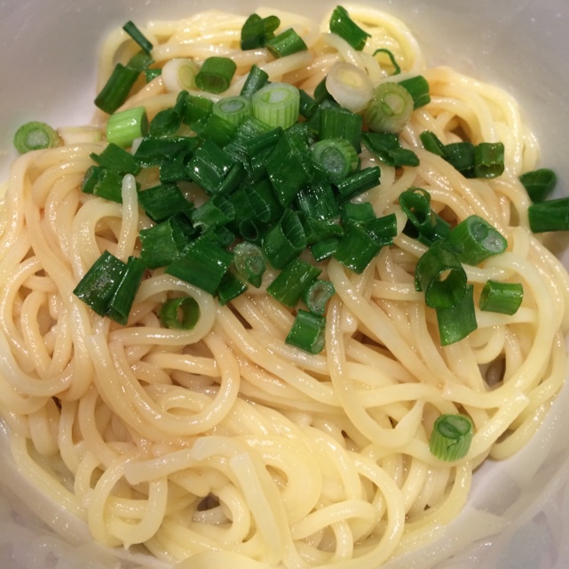 葱爆面—就是汪涵在天天向上里面做的那个啦