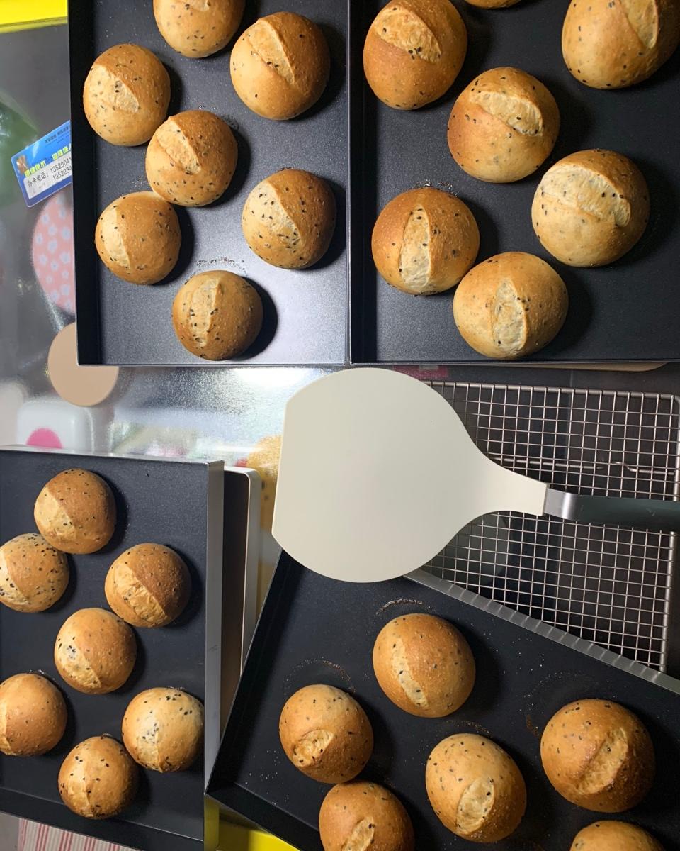 红薯黑芝麻面包球