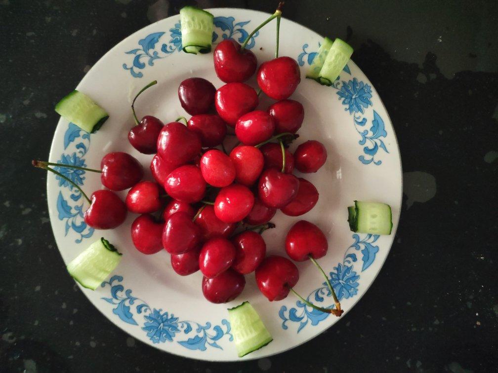 凤子陈做的樱桃果盘水果拼盘