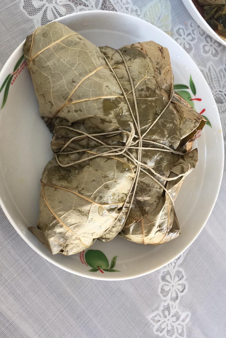 猫咪卡在臭豆腐里耶做的荷叶糯米饭