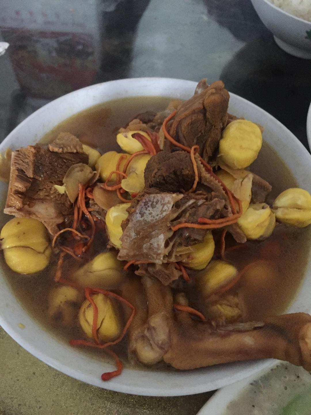 老鸭炖板栗的做法