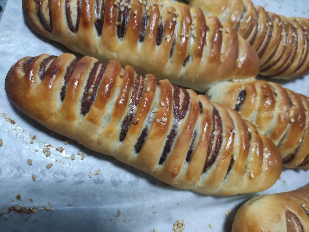 红豆沙面包卷——好吃得不得了#皮黑森林#