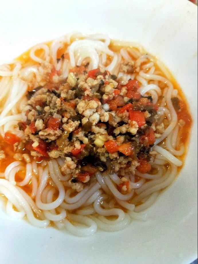 墨狸悠悠做的肉沫米粉