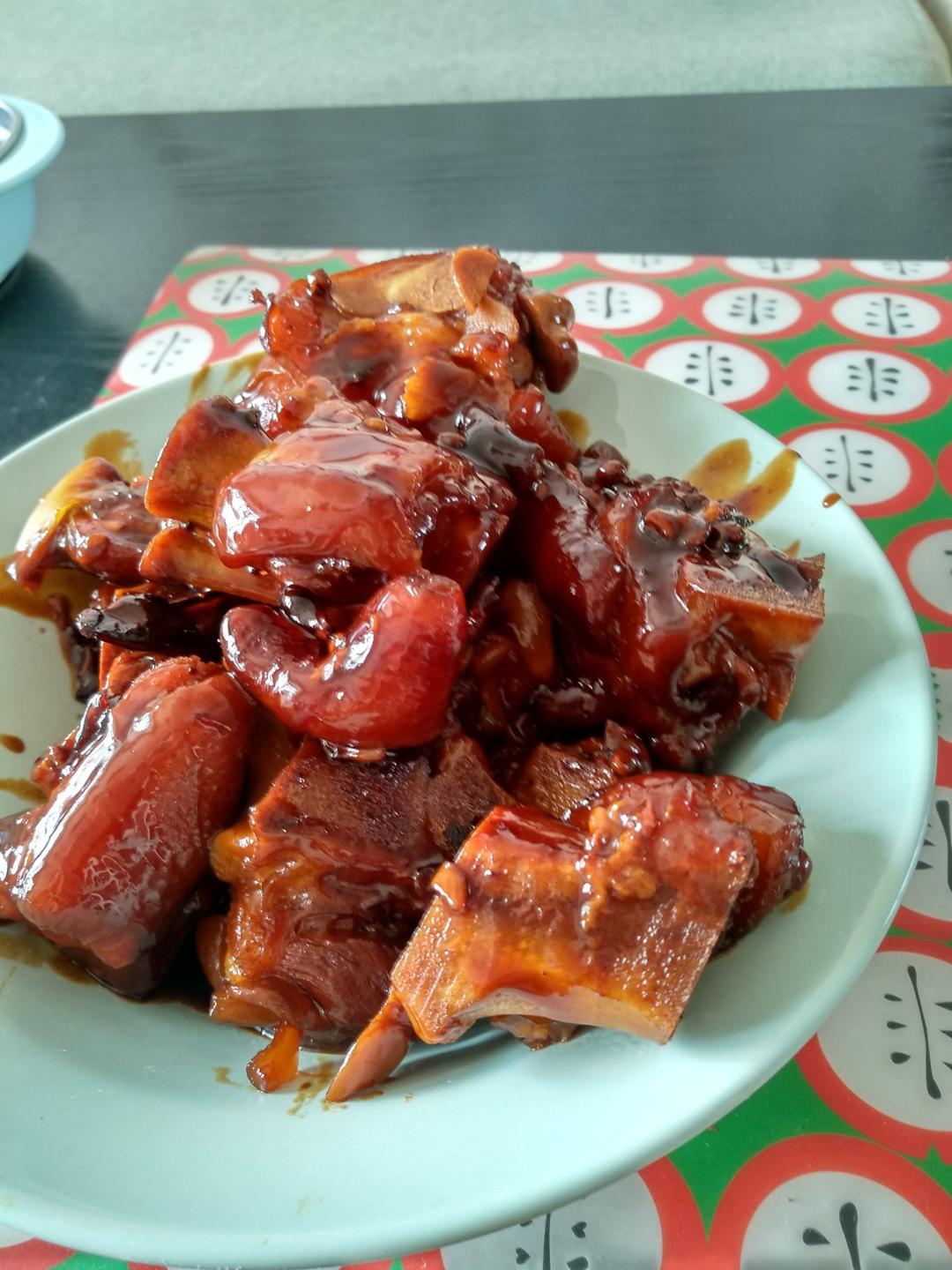 老丁的私房菜－红烧猪蹄