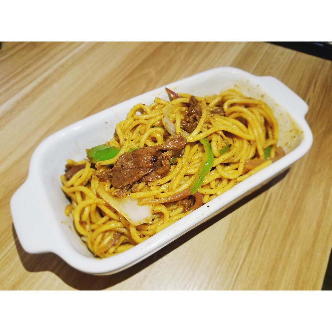 黑椒牛柳炒意粉